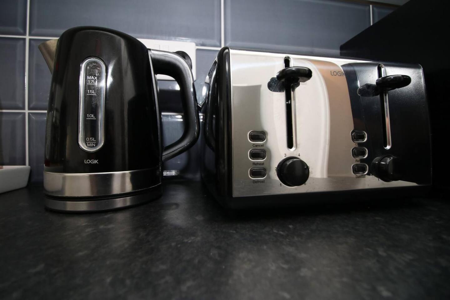 Modern Guesthouse, Fast Wi-Fi, Street Free Parking, Central, Fully Equipped Cardiff Exterior foto