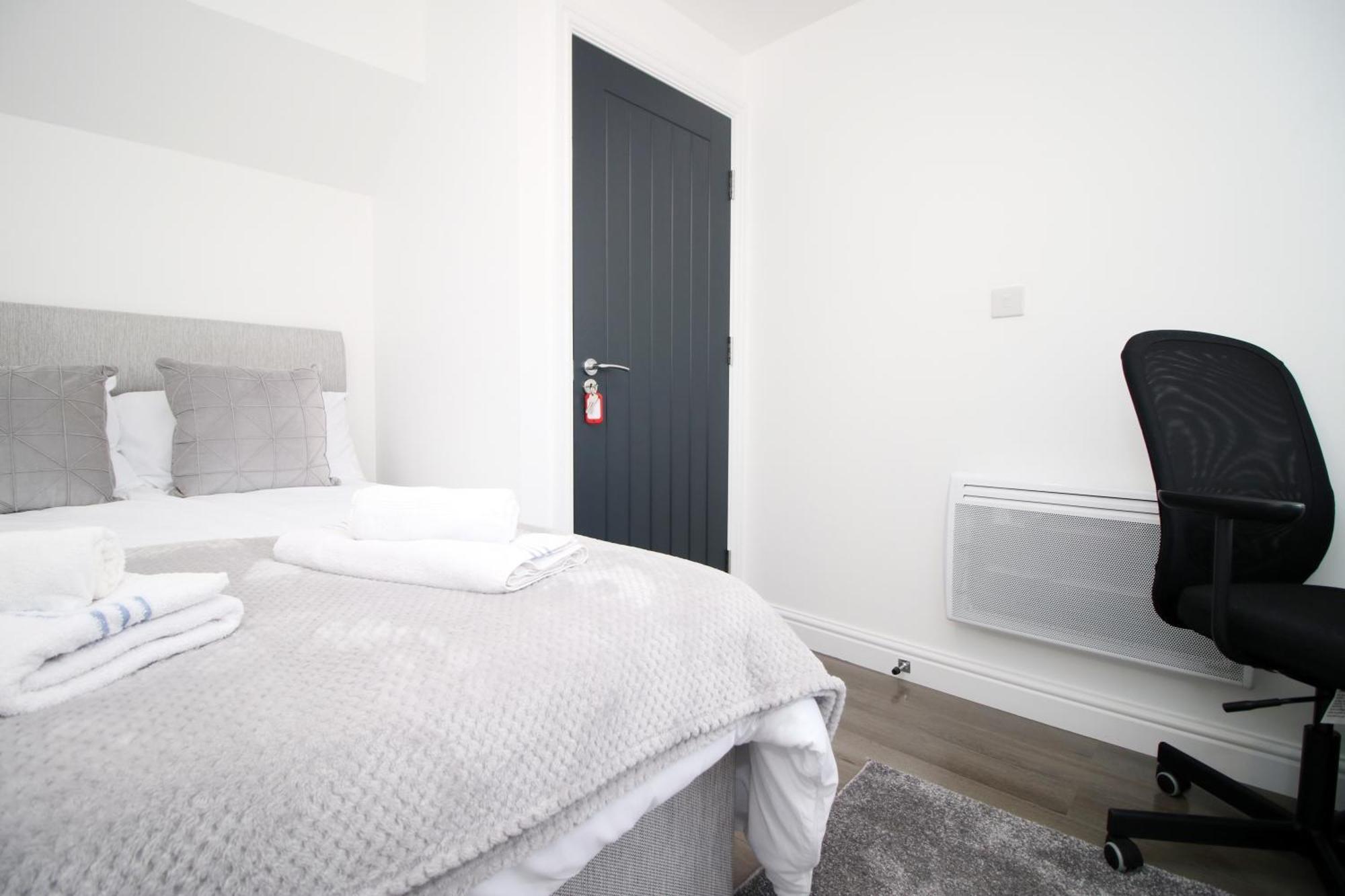 Modern Guesthouse, Fast Wi-Fi, Street Free Parking, Central, Fully Equipped Cardiff Exterior foto